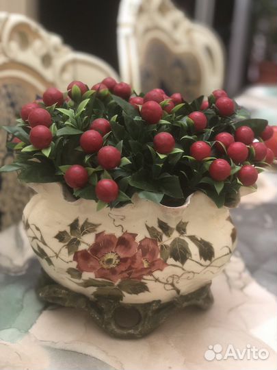 Кашпо.Майолика