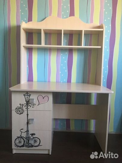 Детская кровать, стол