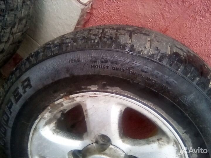 Cooper Avon AV11 235/70 R16