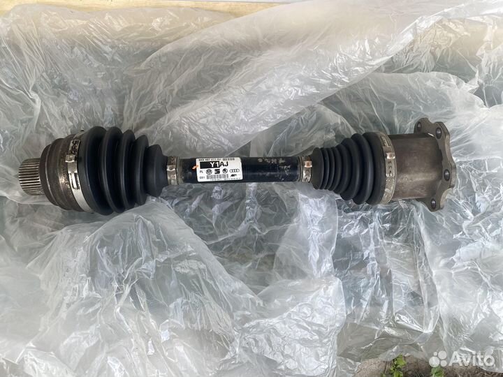 Привод передний Audi A4 b8 8K0407271аj