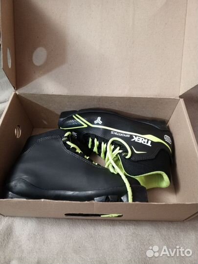 Лыжные ботинки