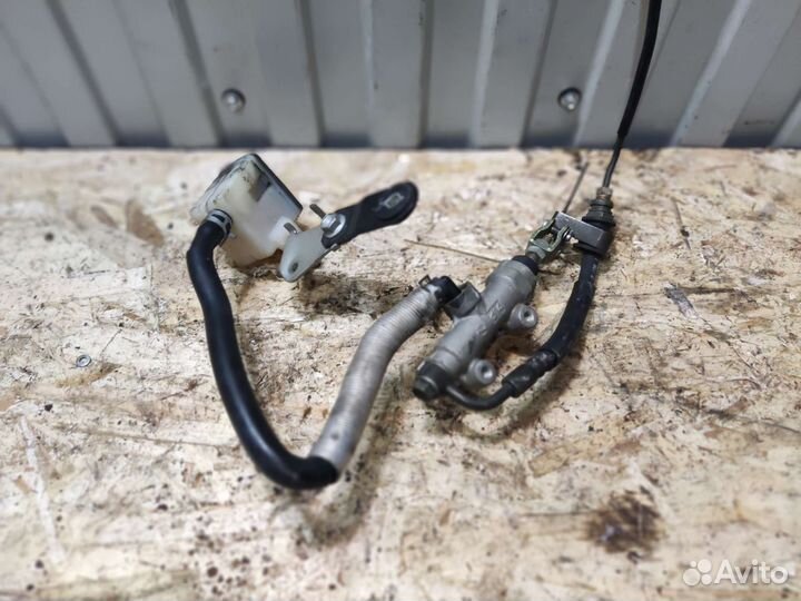 Задний тормозной Цилиндр с бачком