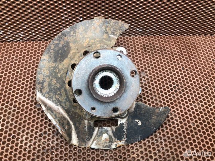 Поворотный кулак передний правый LADA Granta седан