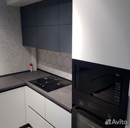 Кухонный гарнитур в современном стиле на заказ