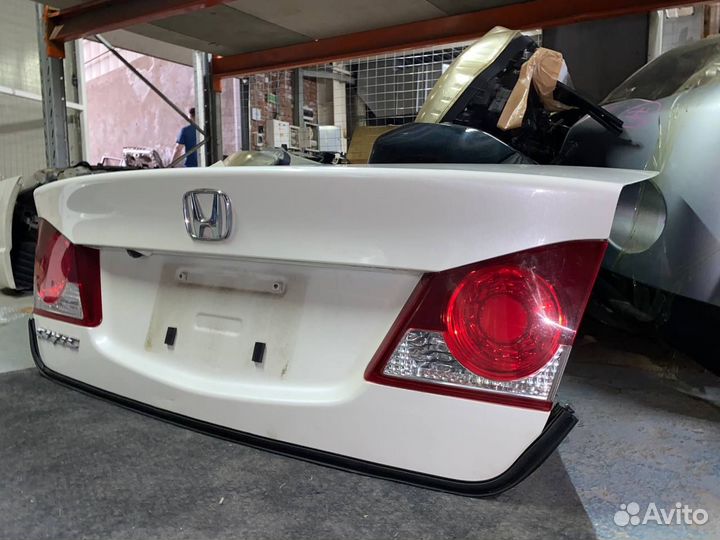 Крышка багажника Honda Civik 4d