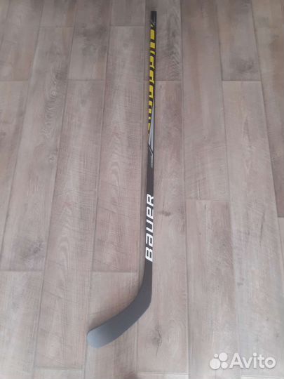 Клюшка хоккейная Bauer Supreme S37 Grip Stick SR