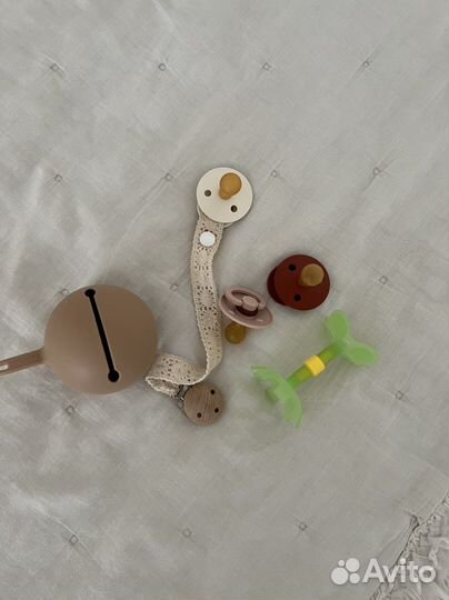 Контейнер для соски mushie с держателем