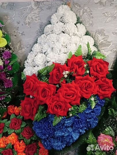 Ритуальные венки и корзины