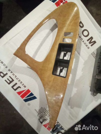 Toyota camry 40 накладка передней двери