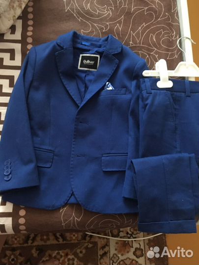 Костюм для мальчика рост 110 см. Одевали несколько
