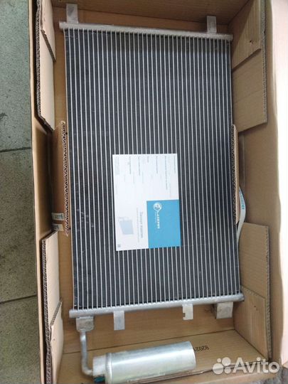 Радиатор кондиционера Ниссан Кашкай
