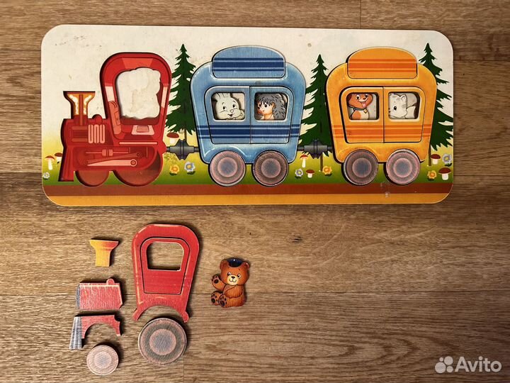 Деревянные игрушки, книги