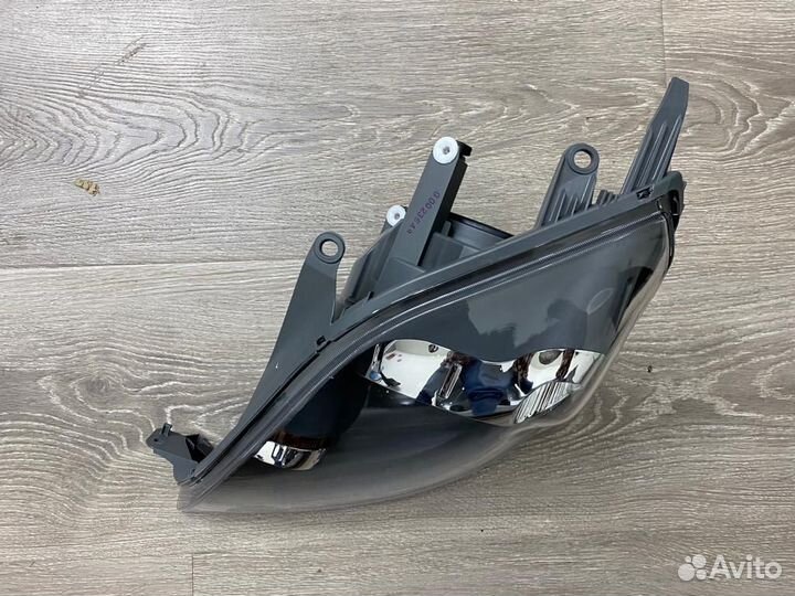 Фара передняя Ford Fiesta Фонарь Форд Фиеста