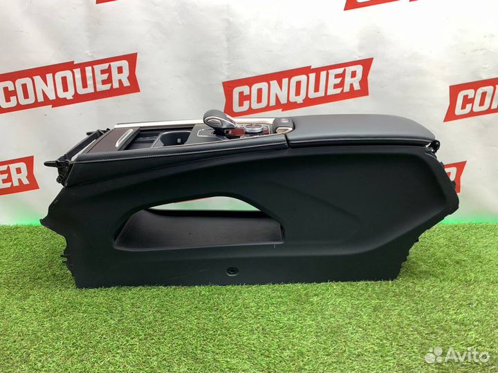 Центральная консоль с подлокотником omoda C5