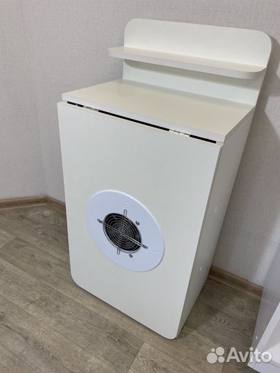 Раскладной маникюрный стол с вытяжкой