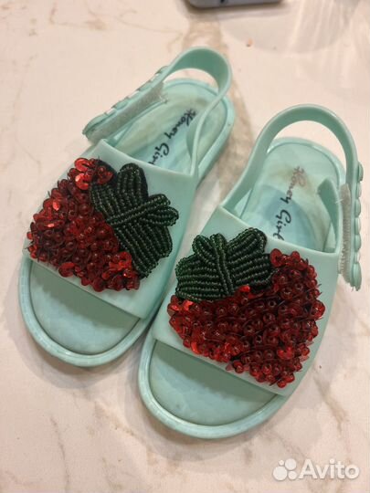 Сандали шлепанцы