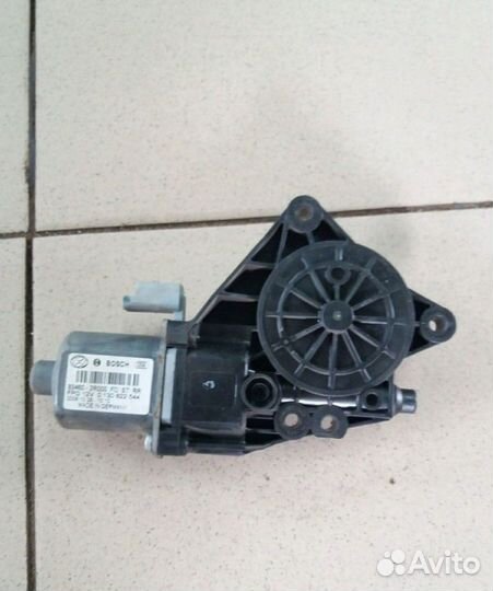 Моторчик стеклоподъемников задней правой двери Hyu