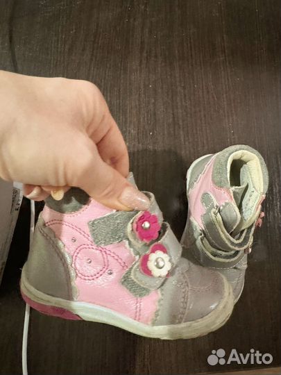 Ботинки для девочки 21 размер. фирма Котофей