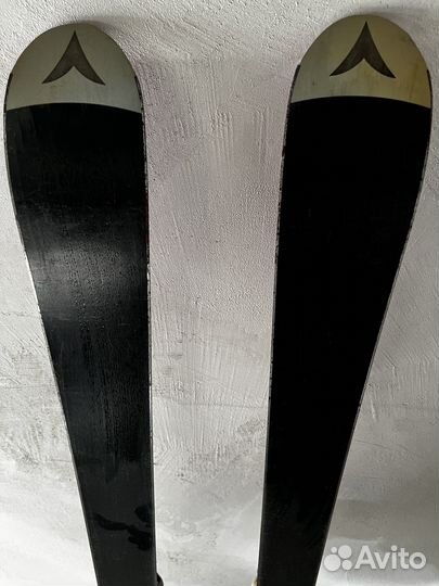 Горные лыжи и ботинки