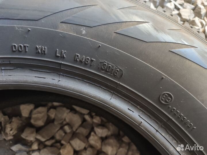 Formula Ice 215/65 R16