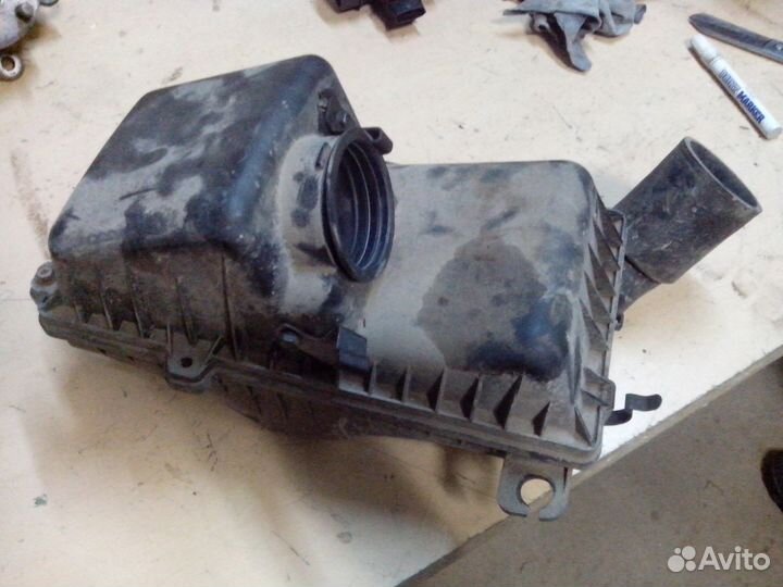 Корпус воздушного фильтра Киа Шума