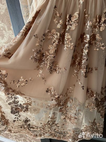 Платье вечернее с пайетками (размер S)