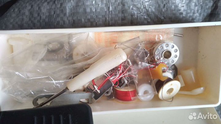 Швейная машинка новая Чайка 134