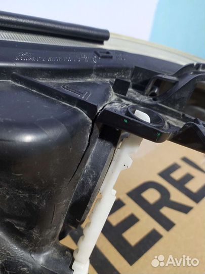 Toyota Rav4 XA30 Фара правая