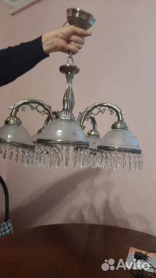 Продается новая люстра