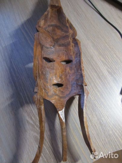 Маска африканская из сандалового дерева