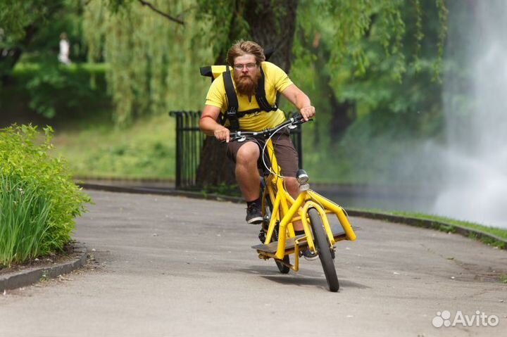 Курьер на велосипеде яндекс еда