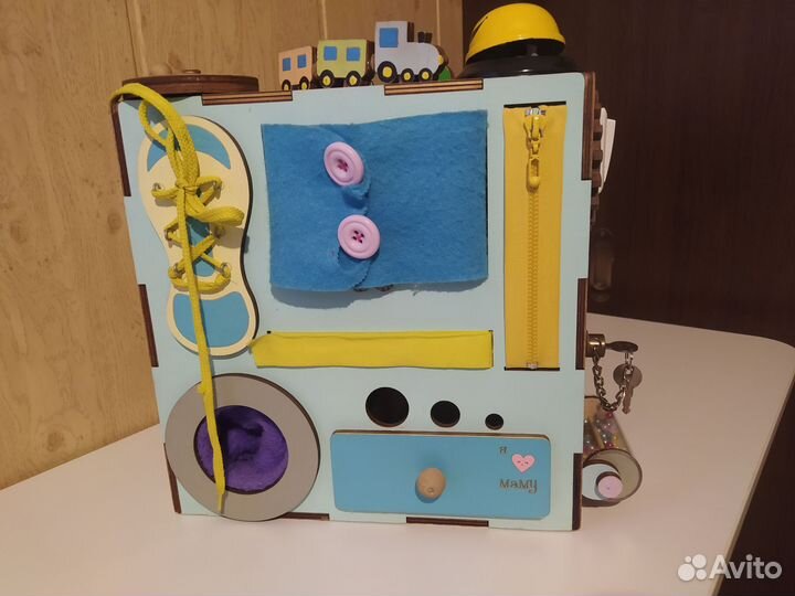 Огромный бизикуб