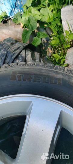 Pirelli Winter Ice Zero 235/60 R18