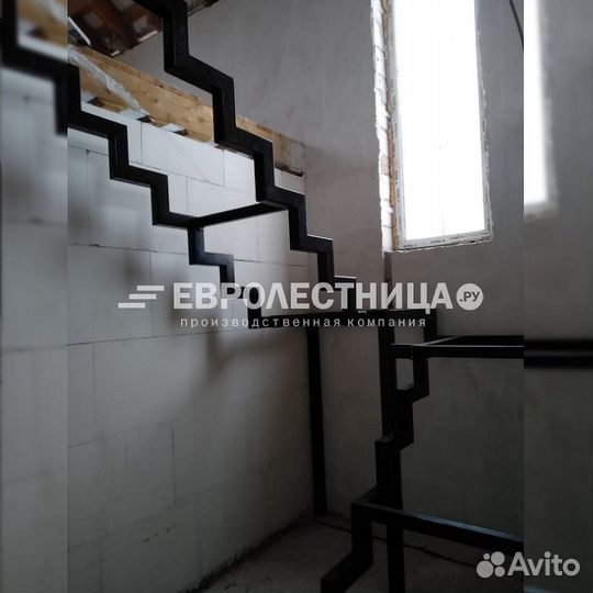 Лестница на металлокаркасе