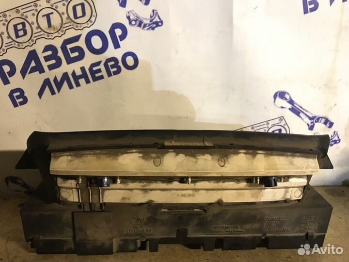 Панель приборов Volkswagen Golf MK3 AAM 1.8 1992