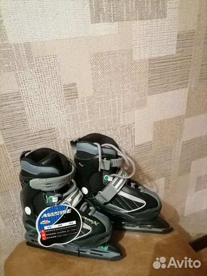 Коньки ледовые