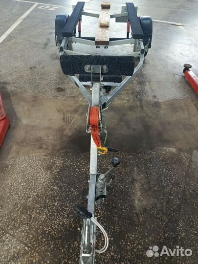 Прицеп для лодки до 4.7 метра