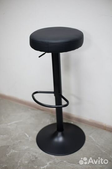 Барный стул круглый без спинки