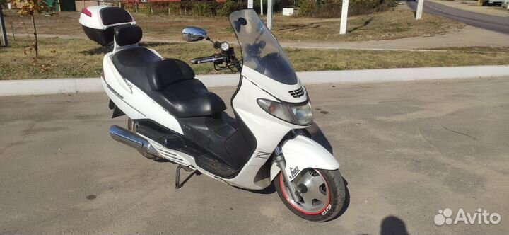 Максискутер Suzuki Skywave 400