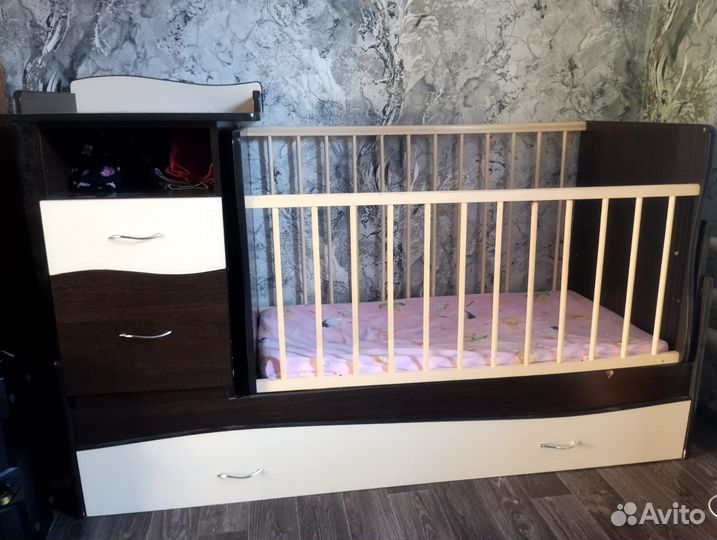 Детская кроватка