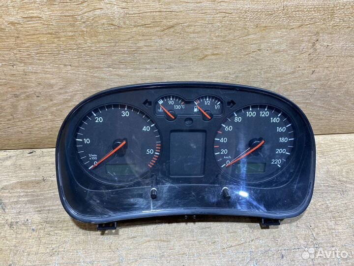 Панель приборов Volkswagen Golf 4 дизель 112566