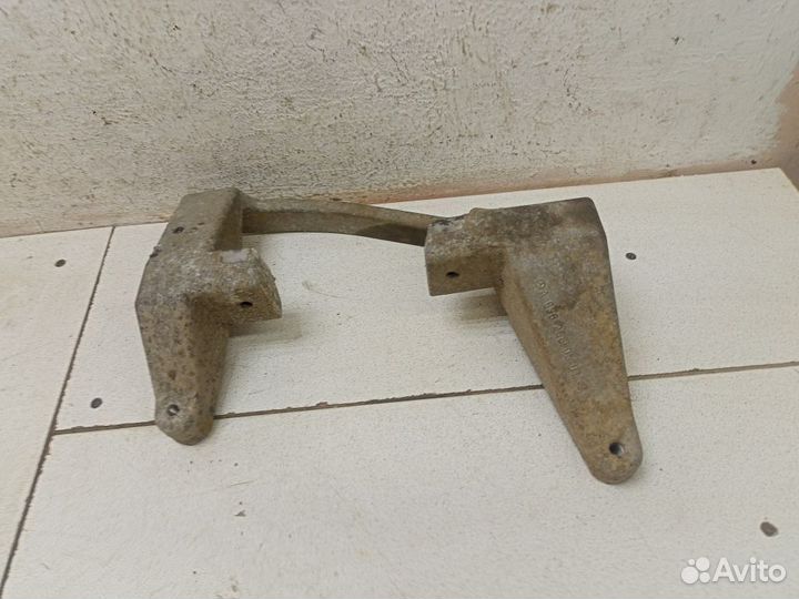 Опора двигателя Мерседес