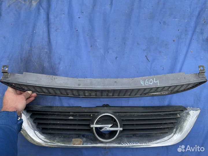 Решётка радиатора Opel Vectra B 