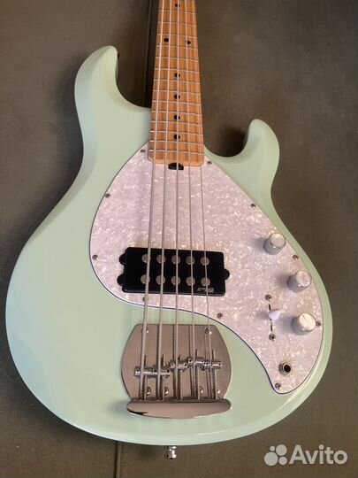 Sterling by Music Man S.U.B. StingRay 5