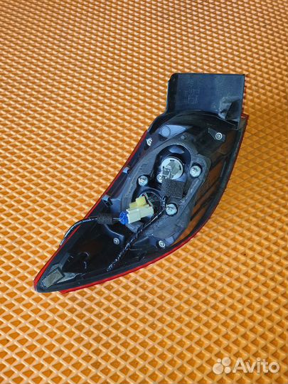 Фонарь задний правый Mazda 3 BM
