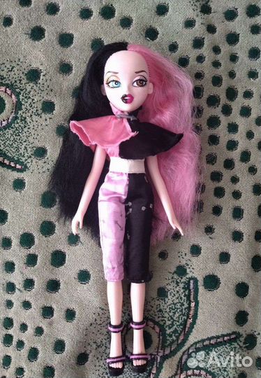 Кукла Bratz