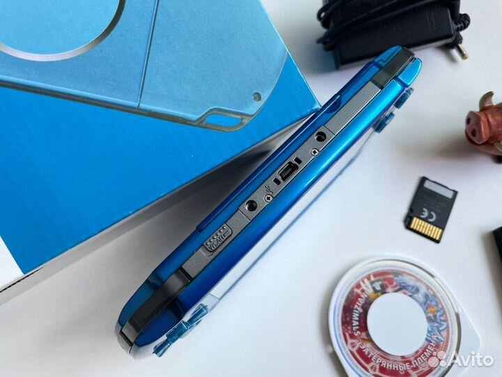 Sony psp 3008 (новая, прошитая) много игр