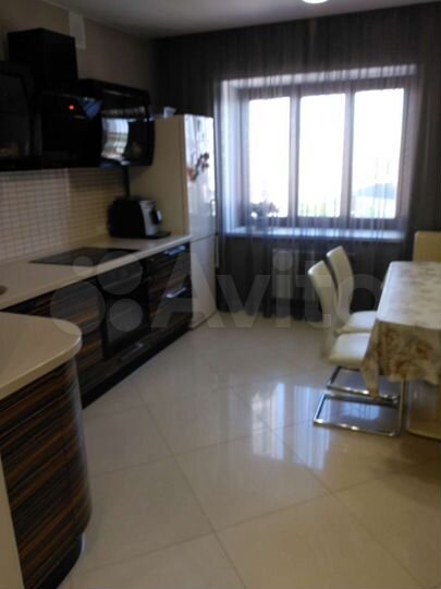 3-к. квартира, 128 м², 8/14 эт.