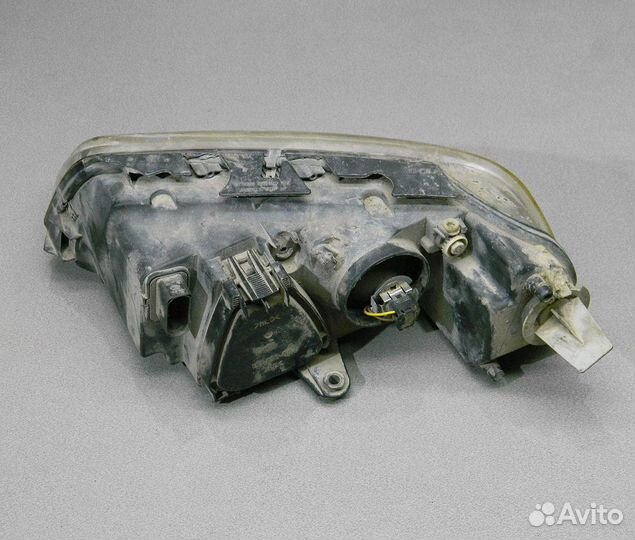 Фара правая VW Passat B5+