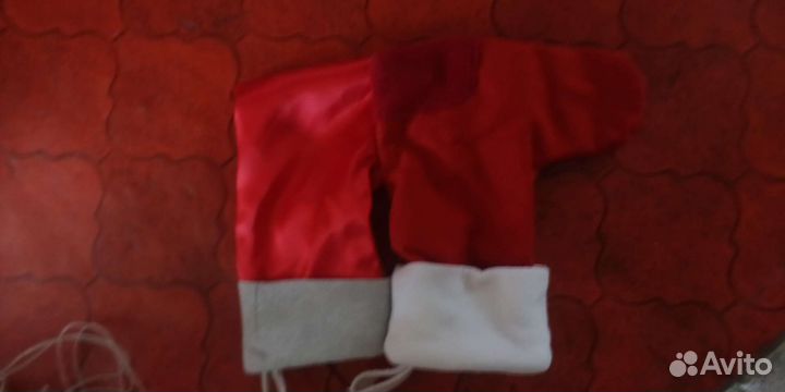 Новогодняя атрибутика. Гирлянды, костюмы